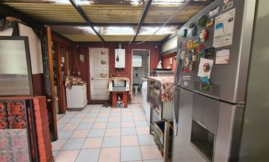 Casa en Venta en calle Venezuela entre Rojas Magallanes y Enrique Olivares