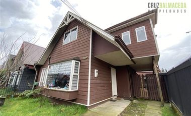 Casa en Arriendo en Amplia casa en Valle Volcanes 4D-2B