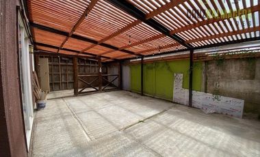 Casa en Arriendo en Amplia casa en Valle Volcanes 4D-2B