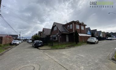 Casa en Arriendo en Amplia casa en Valle Volcanes 4D-2B