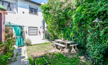 VENTA CASA 6 AMB. CON JARDÍN/COCH.SAN ANDRES