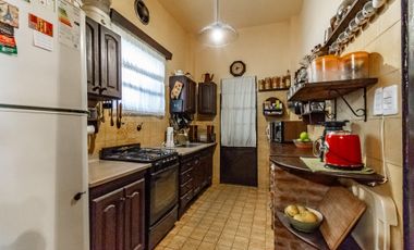 VENTA CASA 6 AMB. CON JARDÍN/COCH.SAN ANDRES