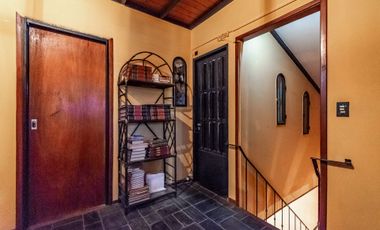 VENTA CASA 6 AMB. CON JARDÍN/COCH.SAN ANDRES