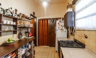 VENTA CASA 6 AMB. CON JARDÍN/COCH.SAN ANDRES