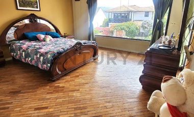 vg Vendo casa 4 dormitorios  sector San Gabriel Valle de los Chillos