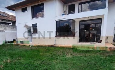 vg Vendo casa 4 dormitorios  sector San Gabriel Valle de los Chillos