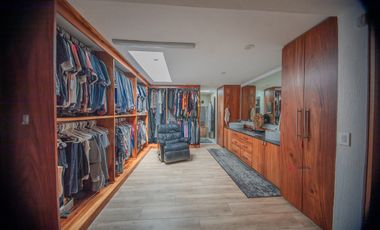 Casa de Lujo en Renta Amueblada en Colinas de San Javier (San Wenceslao)