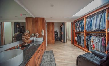 Casa de Lujo en Renta Amueblada en Colinas de San Javier (San Wenceslao)