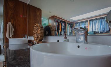 Casa de Lujo en Renta Amueblada en Colinas de San Javier (San Wenceslao)