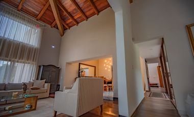 Casa de Lujo en Renta Amueblada en Colinas de San Javier (San Wenceslao)