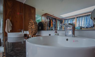 Casa de Lujo en Renta Amueblada en Colinas de San Javier (San Wenceslao)