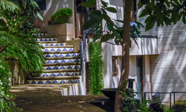 Casa de Lujo en Renta Amueblada en Colinas de San Javier (San Wenceslao)