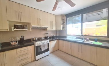 Casa en Venta ,3 Dormitorios, sector UEES, Samborondón, precio de oportunidad!