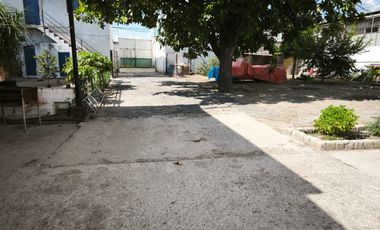 TERRENO, TALLER,  LOCALES, DEPAS Y CASA EN VENTA EN UNA MISMA PROPIEDAD!