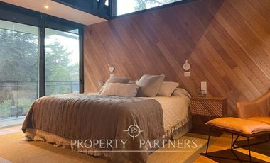 Casa Inserta en la Naturaleza