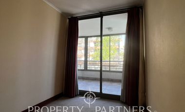 Arriendo de amplio y moderno departamento de 4 dormitorios en sector residencial de Ñuñoa