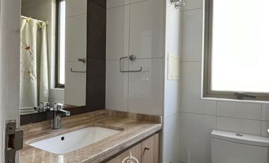 Arriendo de amplio y moderno departamento de 4 dormitorios en sector residencial de Ñuñoa