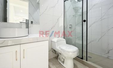 Se Alquila Moderno Flat de Extremo – Amplio, Iluminado y con Excelente Distribución