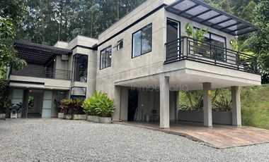 ARRIENDO de CASA CAMPESTRE en ENVIGADO