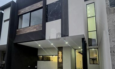 Casa en Venta al poniente de la ciudad en Santa Barbara,