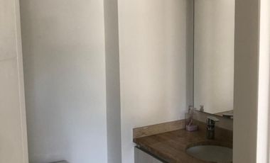 A UNA CUADRA DE AVENIDA MACUL