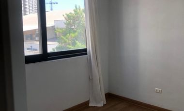 A UNA CUADRA DE AVENIDA MACUL