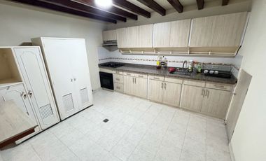 CASA EN VENTA EN EL CENTRO/CHINCHINA