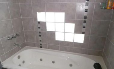 Casa en alquiler temporario - 2 Dormitorios 2 Baños - Miramar