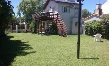 Casa en alquiler temporario - 2 Dormitorios 2 Baños - Miramar