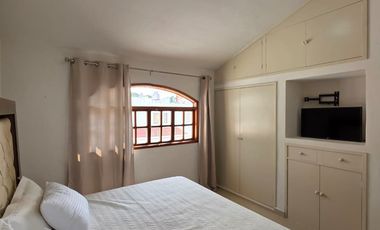 CASA EN VENTA 2 PLANTAS, 3 RECÁMARAS, 2.5 BAÑOS, COCHERA PARA 1 AUTO