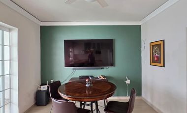 CASA EN VENTA 2 PLANTAS, 3 RECÁMARAS, 2.5 BAÑOS, COCHERA PARA 1 AUTO