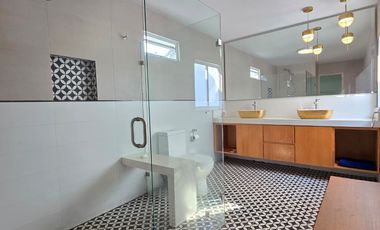 CASA EN VENTA 2 PLANTAS, 3 RECÁMARAS, 2.5 BAÑOS, COCHERA PARA 1 AUTO