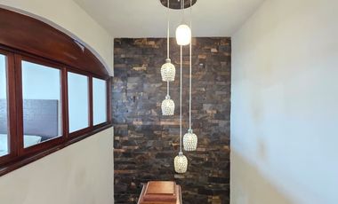 CASA EN VENTA 2 PLANTAS, 3 RECÁMARAS, 2.5 BAÑOS, COCHERA PARA 1 AUTO