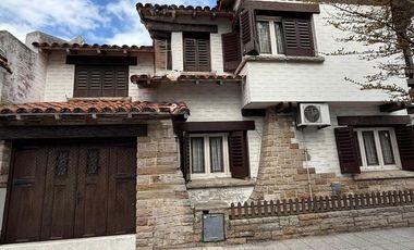 Casa consultorio en venta