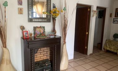 AMPLIA Y CENTRICA CASA EN VENTA EN CHAPALA DENTRO DE PEQUEÑO COTO DE SOLO 3 CASA