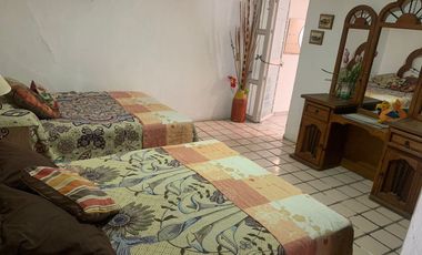 AMPLIA Y CENTRICA CASA EN VENTA EN CHAPALA DENTRO DE PEQUEÑO COTO DE SOLO 3 CASA