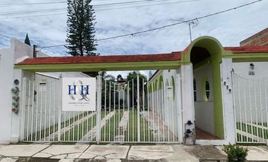 AMPLIA Y CENTRICA CASA EN VENTA EN CHAPALA DENTRO DE PEQUEÑO COTO DE SOLO 3 CASA