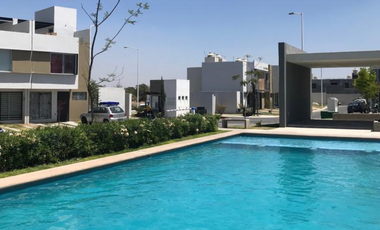 CASA EN RENTA HACIENDA STA CRUZ 275 TLAJOMULCO JALISCO