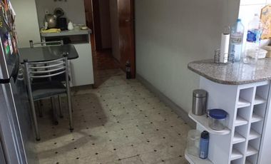 Departamento 5 ambientes con dependencia