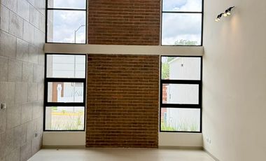 Casa en venta en Coatepec – Diseño industrial moderno con amplio jardín