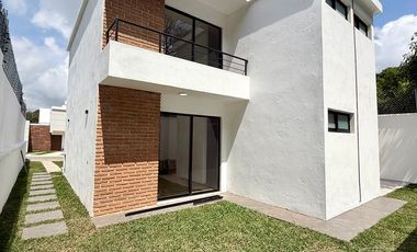 Casa en venta en Coatepec – Diseño industrial moderno con amplio jardín