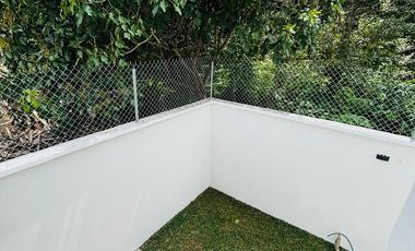 Casa en venta en Coatepec – Diseño industrial moderno con amplio jardín