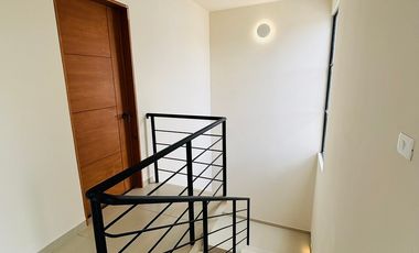 Casa en venta en Coatepec – Diseño industrial moderno con amplio jardín