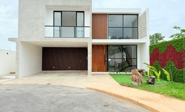 CASA EN VENTA MERIDA, SITPACH, PRIVADA CAMELIA, ENTREGA INMEDIATA.