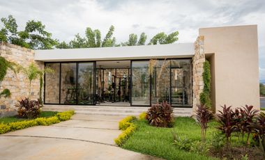 CASA EN VENTA MERIDA, SITPACH, PRIVADA CAMELIA, ENTREGA INMEDIATA.