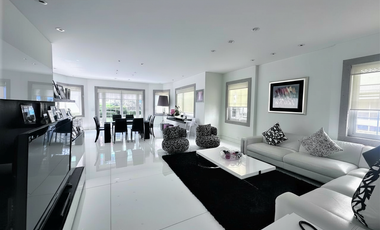 Casa en Venta en Bosques de las Lomas Residencial Las Villas (m2c425)