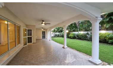 ALQUILER CASA EN COSTA DEL ESTE 3 REC + CBE MLD