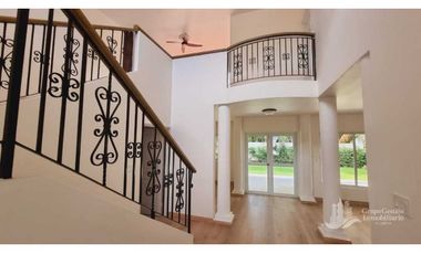 ALQUILER CASA EN COSTA DEL ESTE 3 REC + CBE MLD