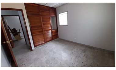 Casa En Alquiler En Chanis Frente Al Parque