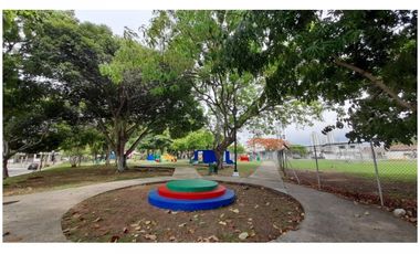 Casa En Alquiler En Chanis Frente Al Parque